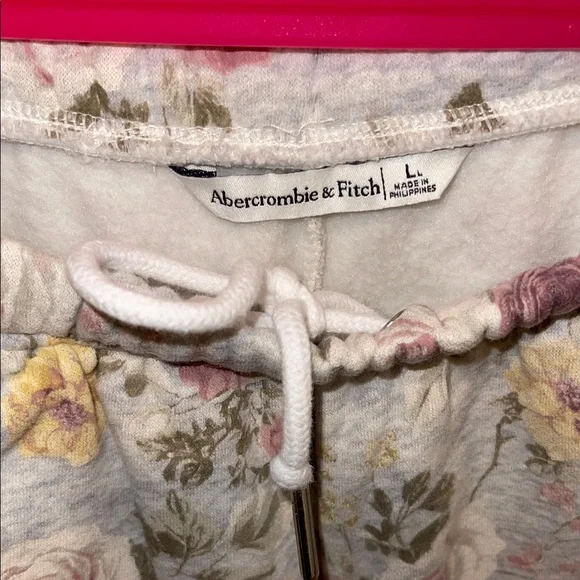 Abercrombie & Fitch Floral Joggers - - Picture 7 of 7